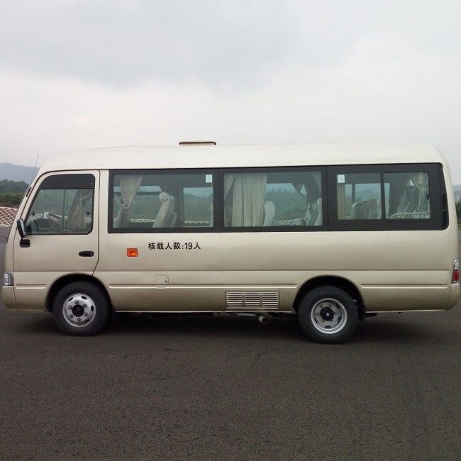 7m 25-osobowy autobus transportowy typu Coaster z silnikiem Diesla, normą emisji Euro 4 i zawieszeniem na resorach piórowych