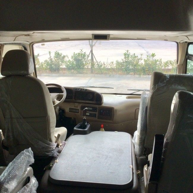 7m 25-osobowy autobus transportowy typu Coaster z silnikiem Diesla, normą emisji Euro 4 i zawieszeniem na resorach piórowych