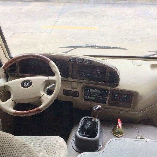 7m 25-osobowy autobus transportowy typu Coaster z silnikiem Diesla, normą emisji Euro 4 i zawieszeniem na resorach piórowych