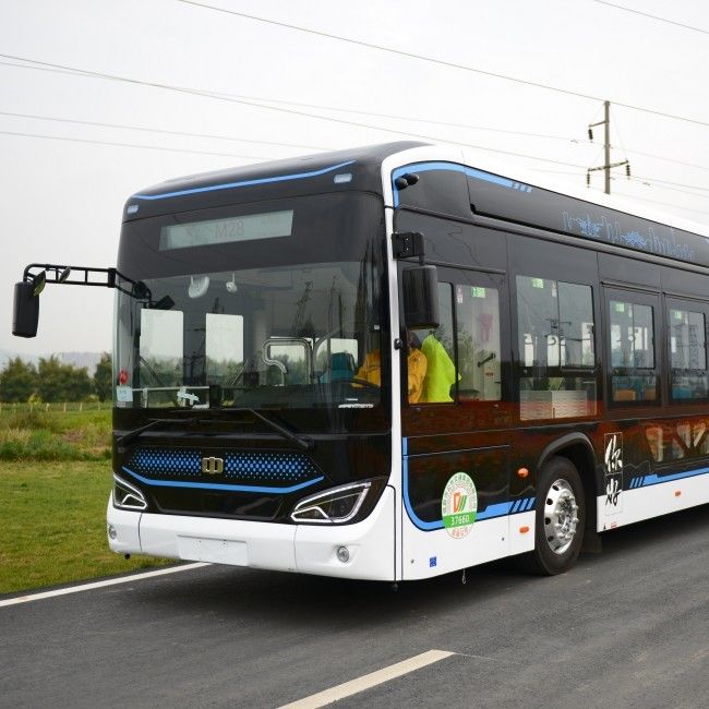 12-metrowy autobus miejski z niską podłogą z akumulatorem LFP o dużej pojemności, 300 km zasięgu.