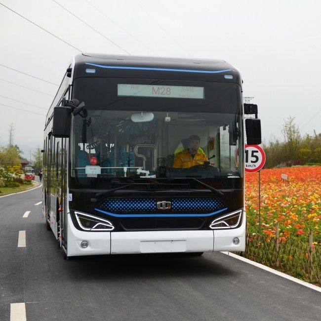 Elektryczny autobus miejski z kierownicą po lewej stronie, zawieszeniem pneumatycznym i zasięgiem 650 km do transportu miejskiego