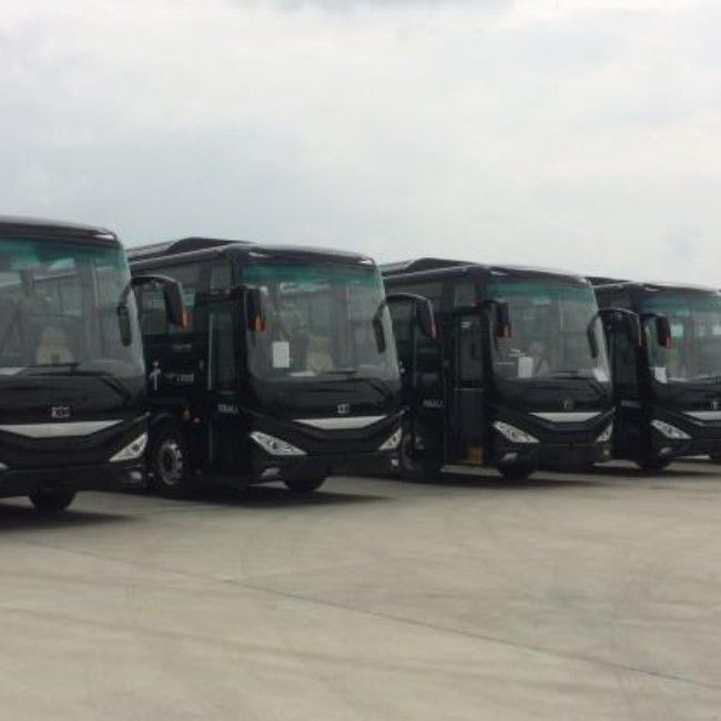 Autobusy elektryczne New Energy Pure Electric Coach, luksusowy autobus turystyczny przeznaczony do transportu międzymiastowego.