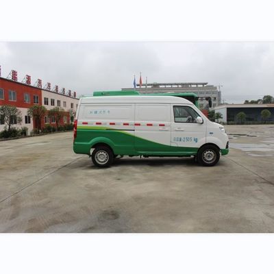 7-osobowy elektryczny mini van z napędem na przednie koła i zasięgiem 200 mil